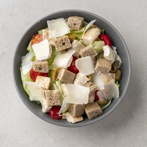 Classic Chicken Ceaser Salad With Garlic Crouton